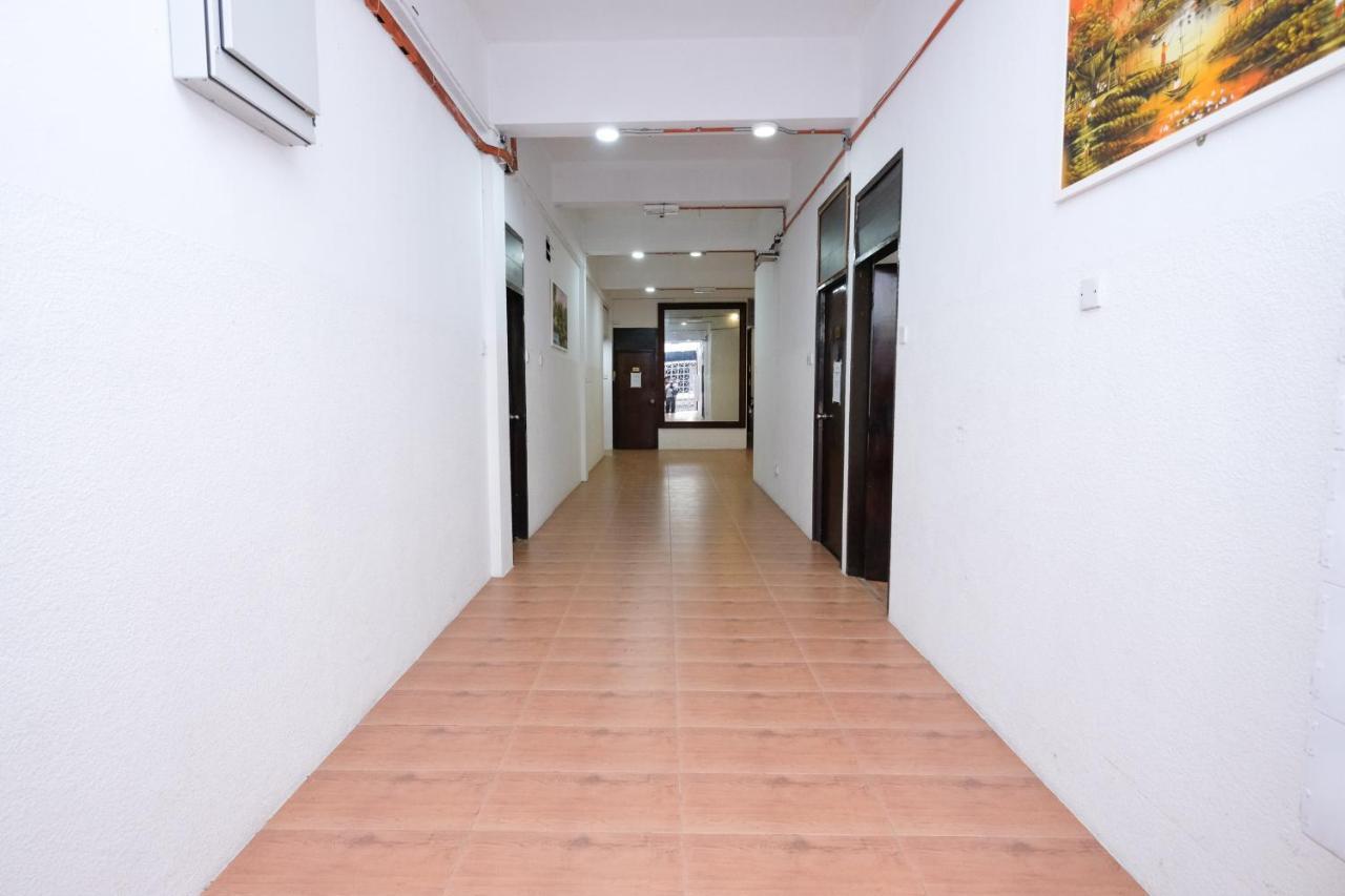 Oyo 715 Mr J Hotel Kota Bharu Eksteriør bilde